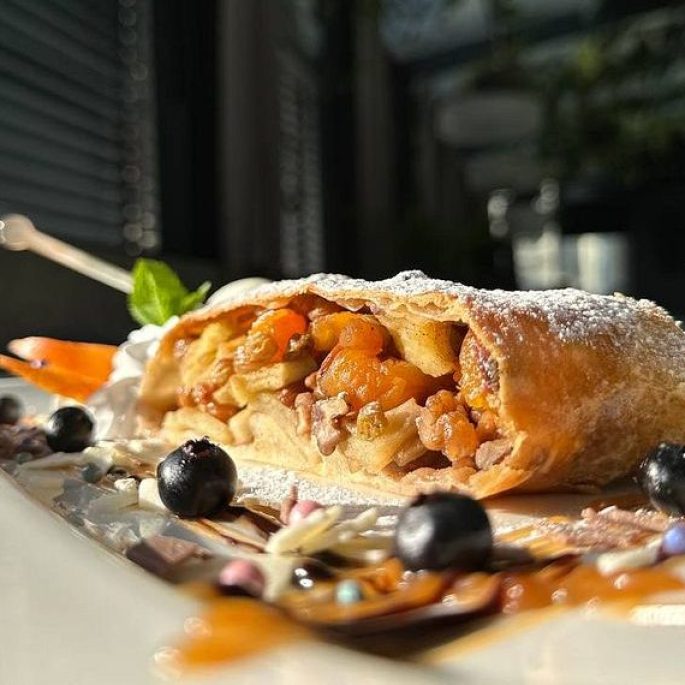 APPLE STRUDEL